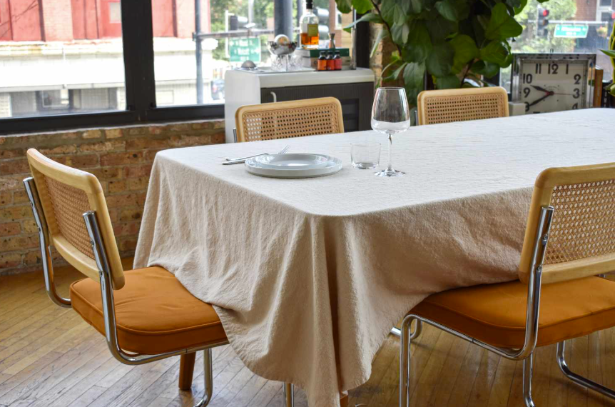 Wholesale Tablecloths Built for Extreme Durability Testing
